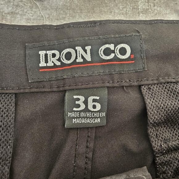 IRON CO. Stretch Cargo Shorts Black Size 36 - Picture 2 of 4